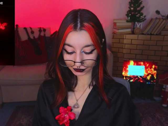 MistressMarcelline live cam