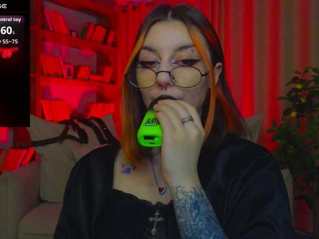 MistressMarcelline's BongaCams show and profile