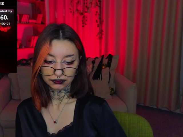 Домашний секс с MistressMarcelline