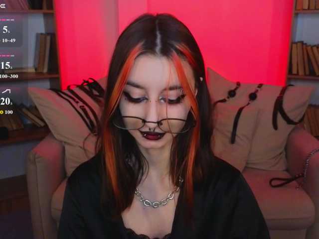 MistressMarcelline live cam