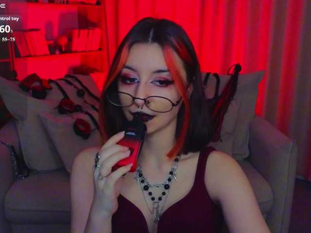 MistressMarcelline's BongaCams show and profile