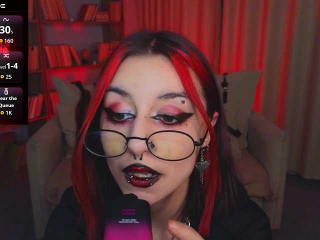 MistressMarcelline live cam