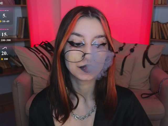 MistressMarcelline live cam