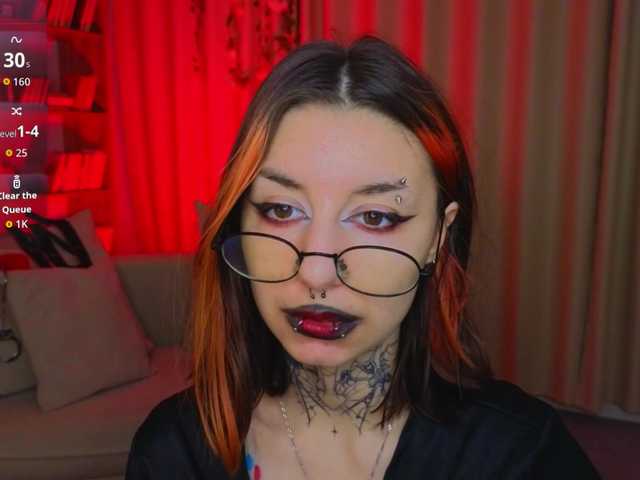 MistressMarcelline live cam