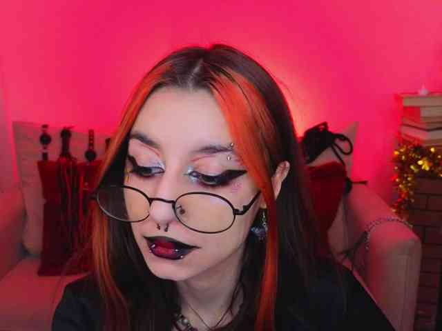 MistressMarcelline webcam