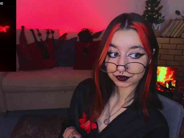 MistressMarcelline webcam