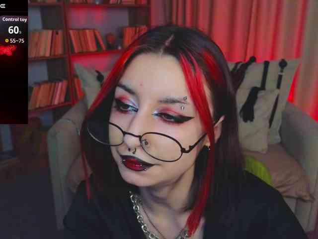 MistressMarcelline webcam