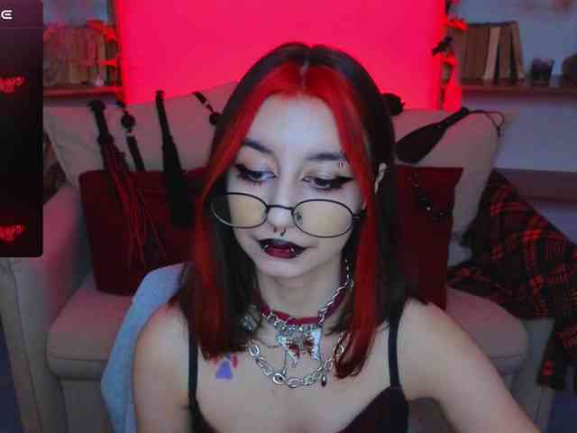 MistressMarcelline webcam