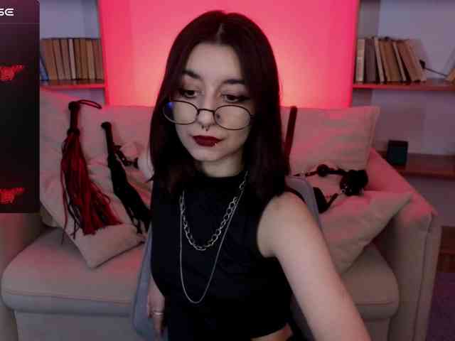 MistressMarcelline webcam
