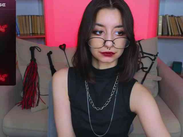 MistressMarcelline webcam