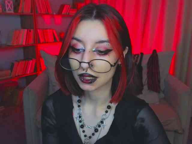 MistressMarcelline webcam
