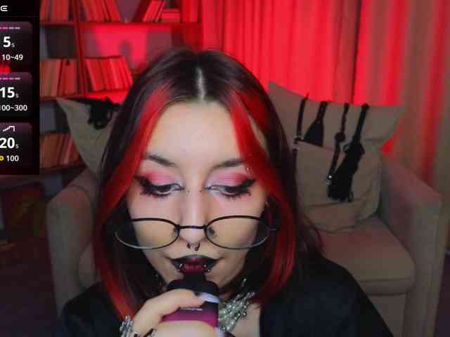 MistressMarcelline webcam