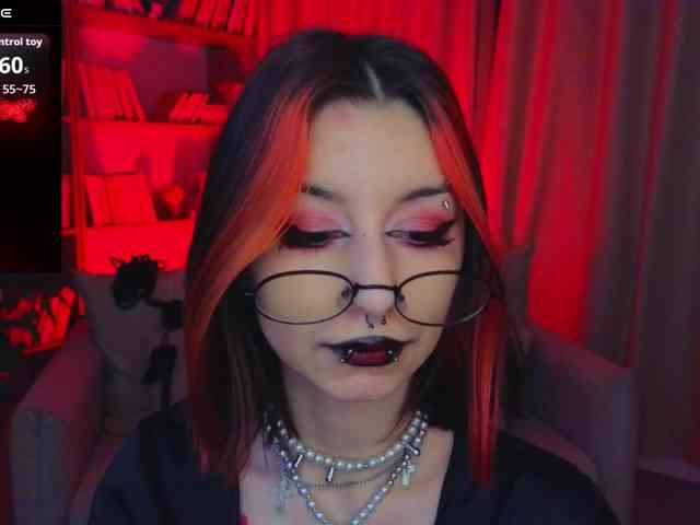 MistressMarcelline webcam