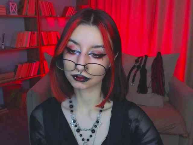 MistressMarcelline webcam