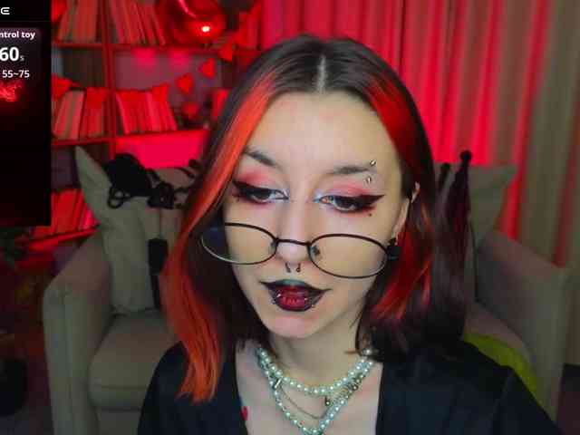 MistressMarcelline webcam