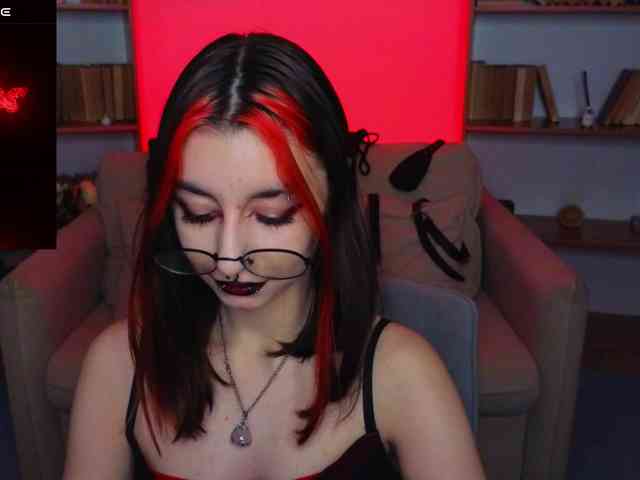 MistressMarcelline webcam
