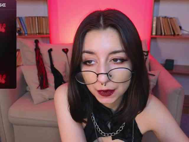MistressMarcelline webcam
