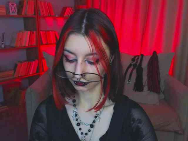 MistressMarcelline webcam