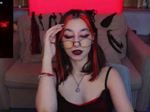 MistressMarcelline webcam