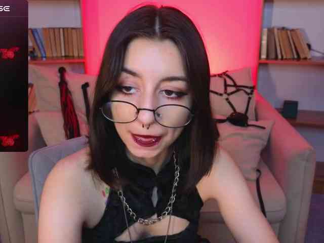 MistressMarcelline webcam
