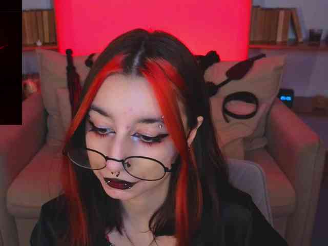 MistressMarcelline webcam