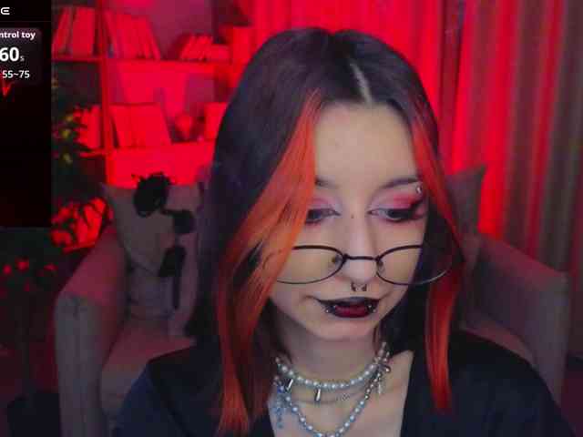 MistressMarcelline webcam