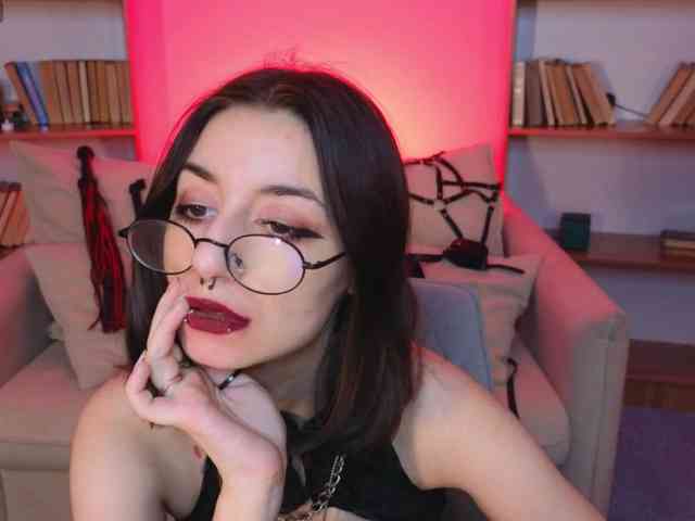 MistressMarcelline webcam