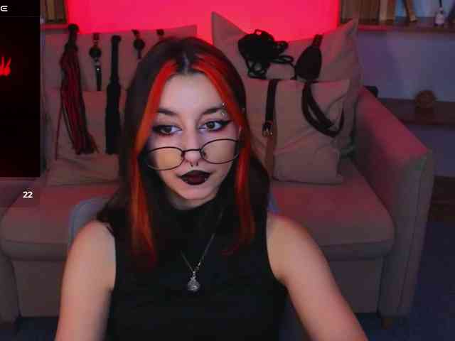 MistressMarcelline webcam