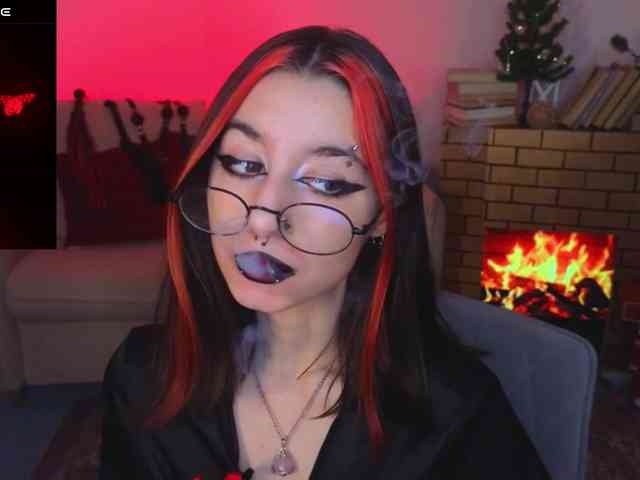 MistressMarcelline webcam