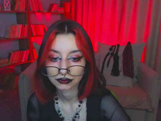 MistressMarcelline webcam