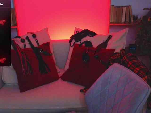 MistressMarcelline webcam