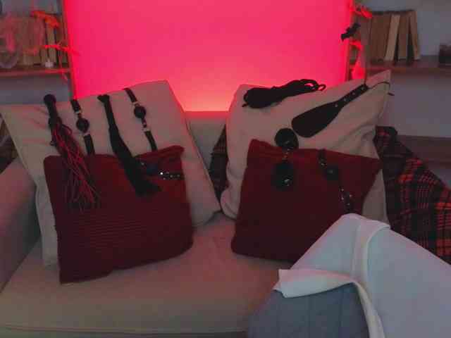 MistressMarcelline webcam