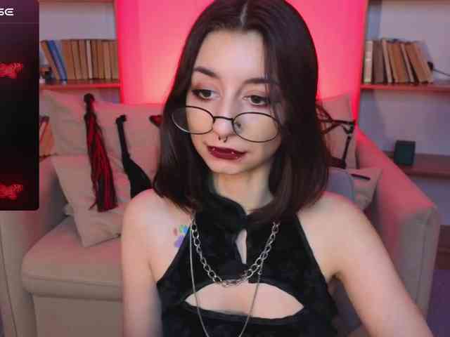 MistressMarcelline webcam