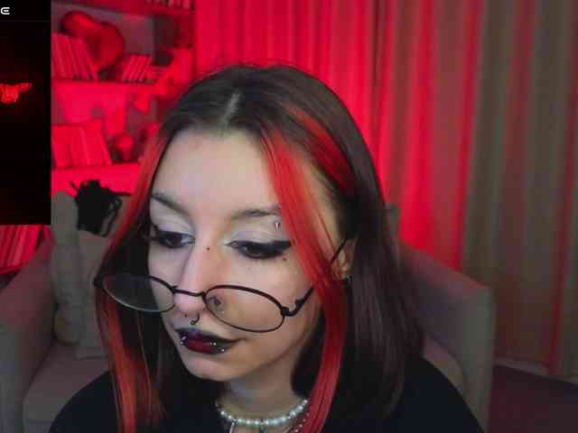 MistressMarcelline webcam