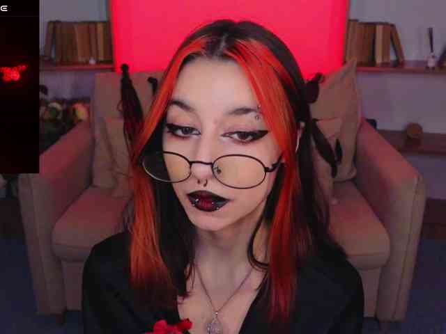 MistressMarcelline webcam