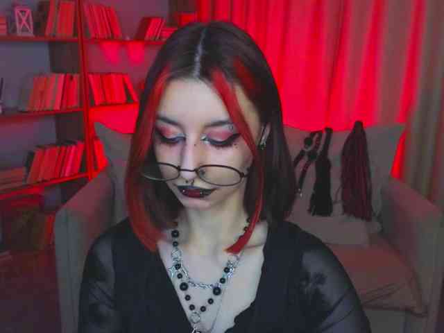 MistressMarcelline webcam