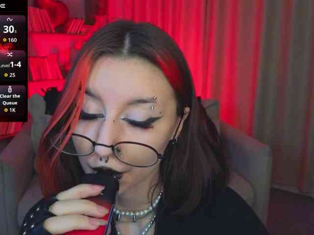 MistressMarcelline webcam