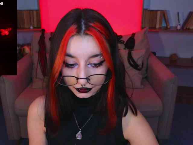 MistressMarcelline webcam