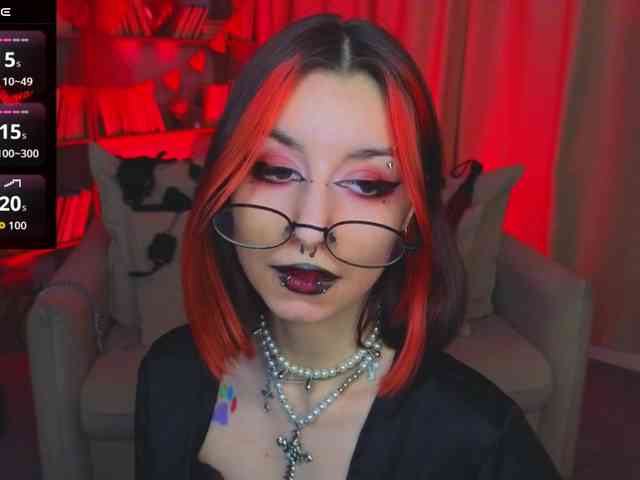 MistressMarcelline webcam