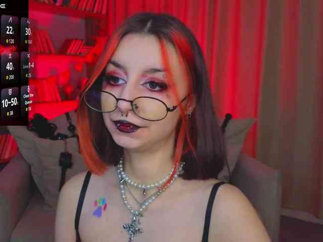 MistressMarcelline webcam