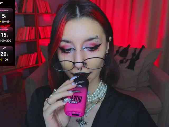 MistressMarcelline webcam