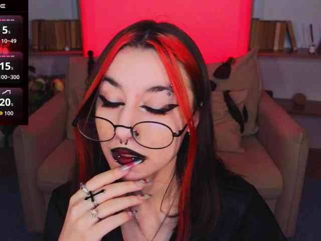 MistressMarcelline webcam