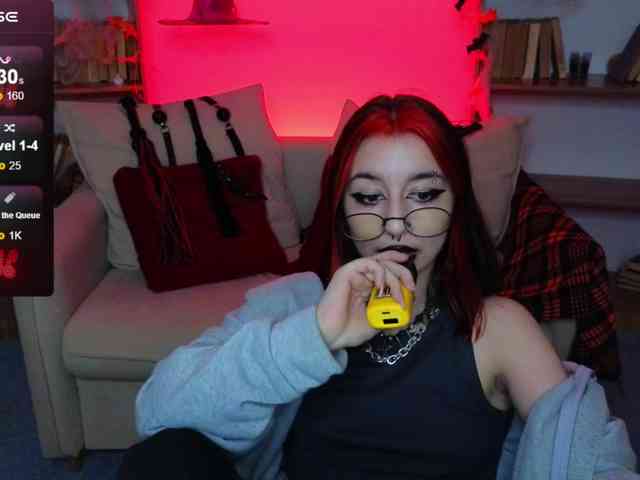 MistressMarcelline webcam