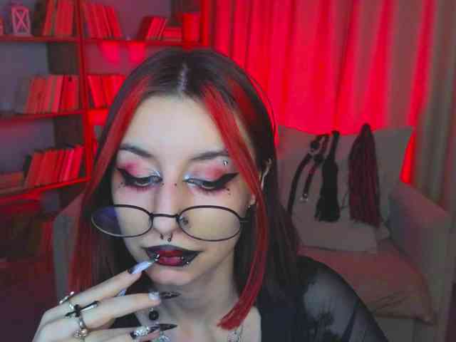 MistressMarcelline webcam