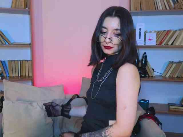 MistressMarcelline webcam