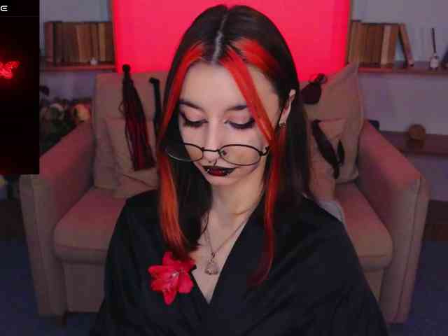 MistressMarcelline webcam