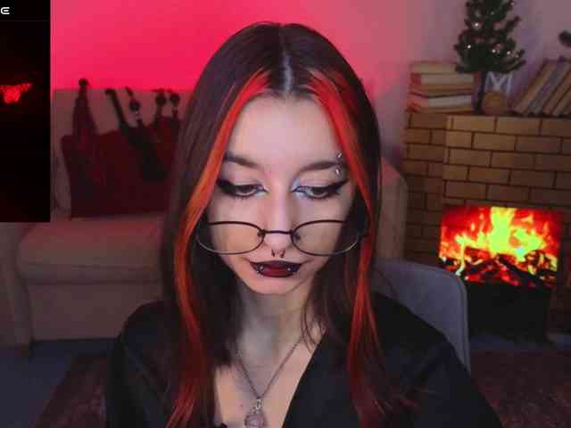 MistressMarcelline webcam