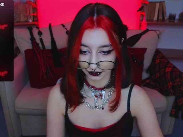 MistressMarcelline webcam