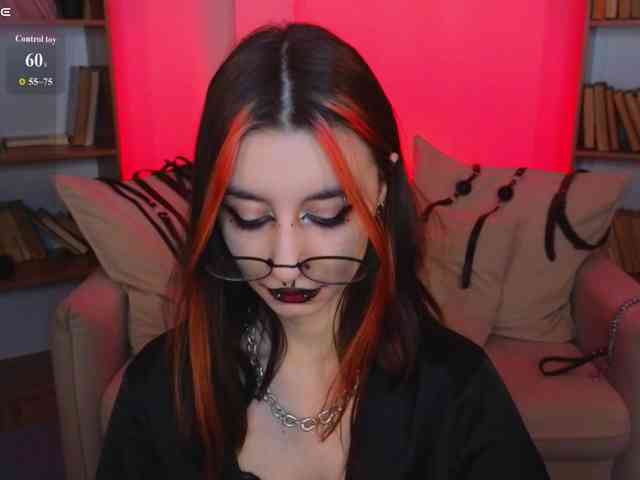 MistressMarcelline webcam