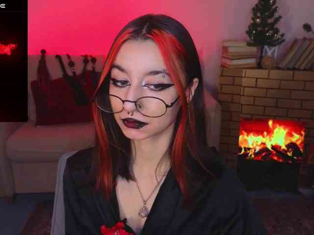 MistressMarcelline webcam